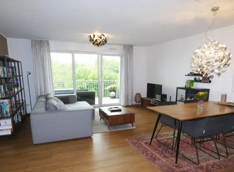 Zentral in Berlin: 3-Zimmer-Wohnung mit Balkon in der Zionskirchstraße — photo 1